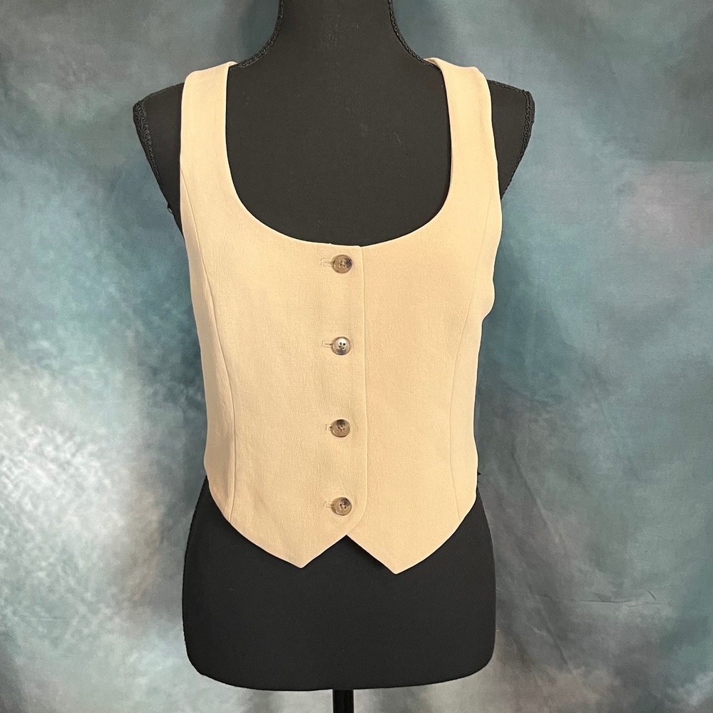 Aritzia Wilfred Beige Tailored Button Front Vest Scoop Neck‎ Waistcoat Size 6